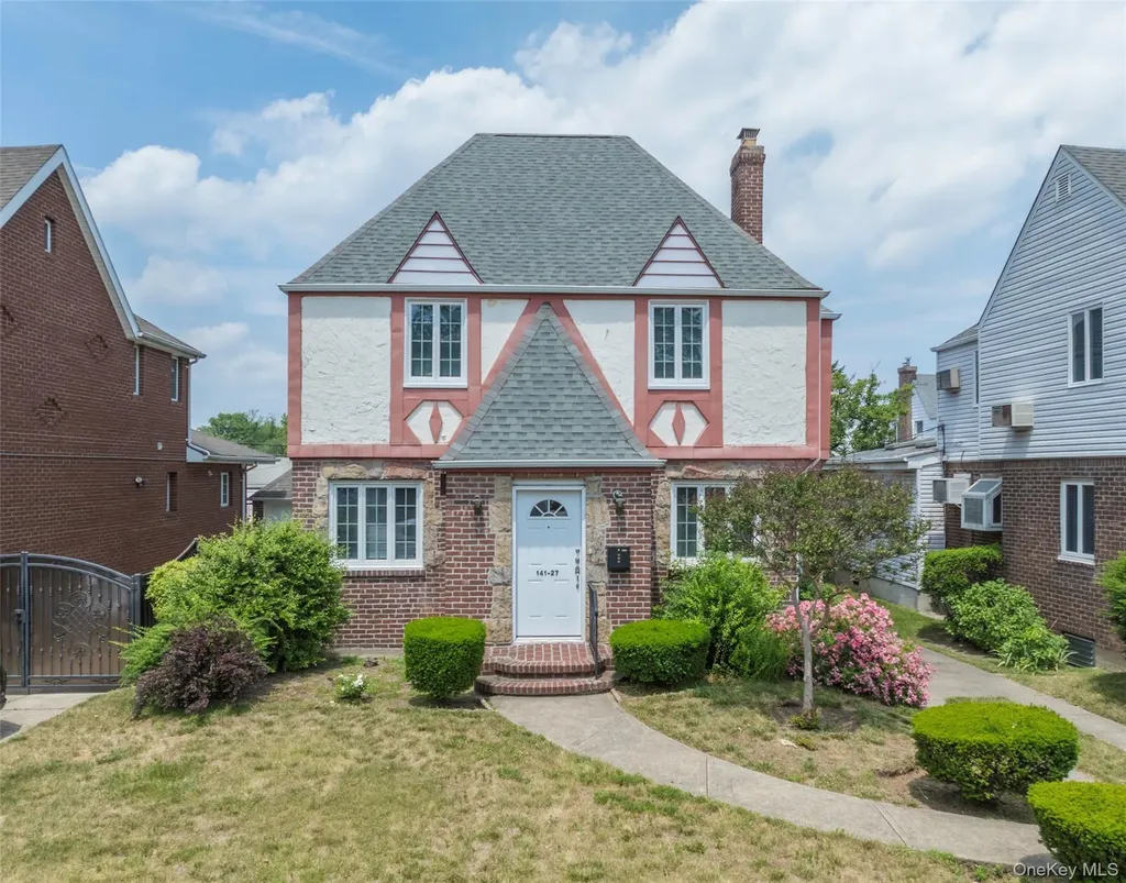 141-27 Coolidge Avenue Briarwood NY 11435