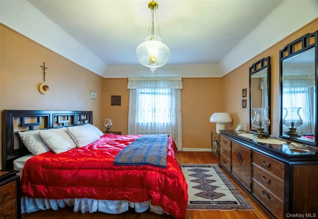 141-27 Coolidge Avenue Briarwood NY 11435