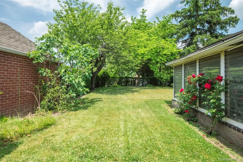 141-27 Coolidge Avenue Briarwood NY 11435