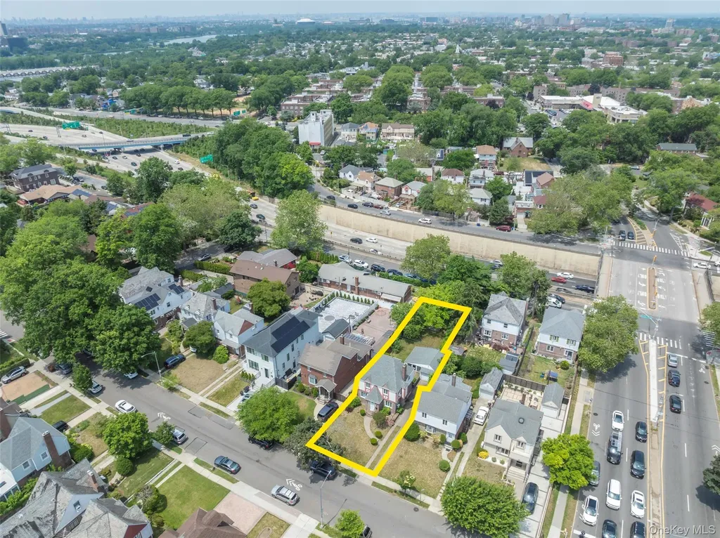 141-27 Coolidge Avenue Briarwood NY 11435