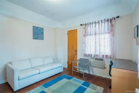 141-27 Coolidge Avenue Briarwood NY 11435