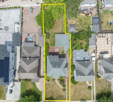 141-27 Coolidge Avenue Briarwood NY 11435