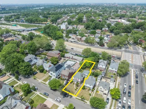 141-27 Coolidge Avenue Briarwood NY 11435