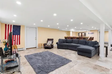 35 Woodvale Drive Syosset NY 11791