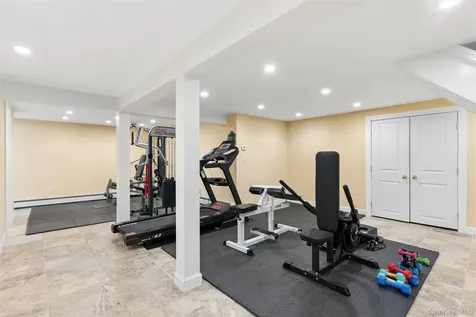 35 Woodvale Drive Syosset NY 11791