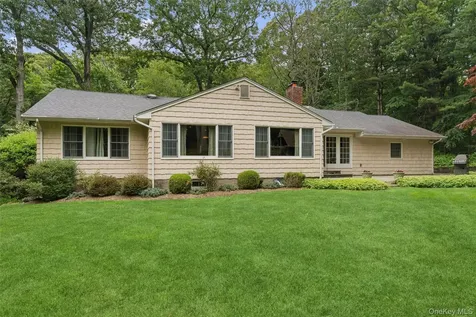35 Woodvale Drive Syosset NY 11791
