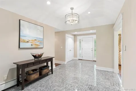 35 Woodvale Drive Syosset NY 11791