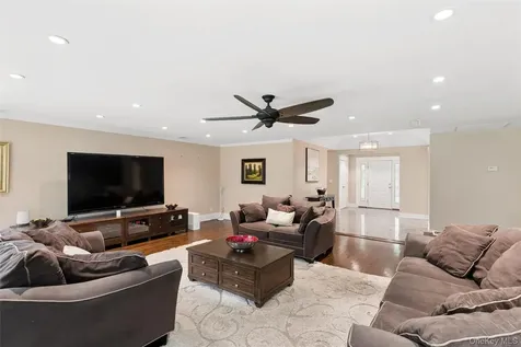 35 Woodvale Drive Syosset NY 11791