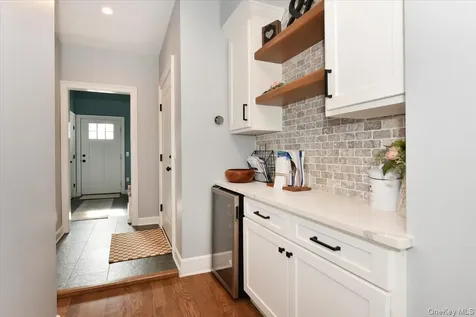 28 Red Oak Place Massapequa NY 11758