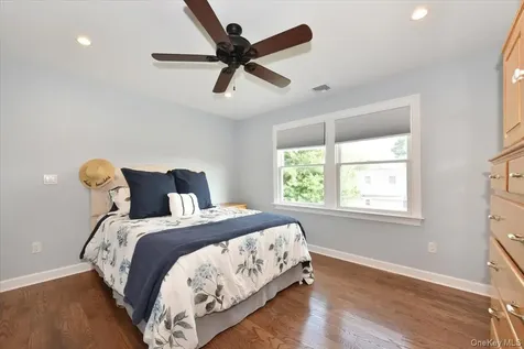 28 Red Oak Place Massapequa NY 11758
