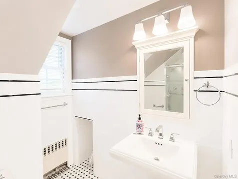 15 Anita Place Farmingdale NY 11735