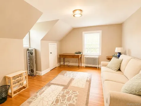 15 Anita Place Farmingdale NY 11735