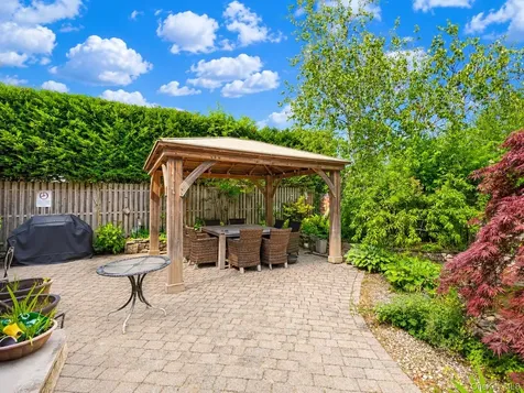 15 Anita Place Farmingdale NY 11735