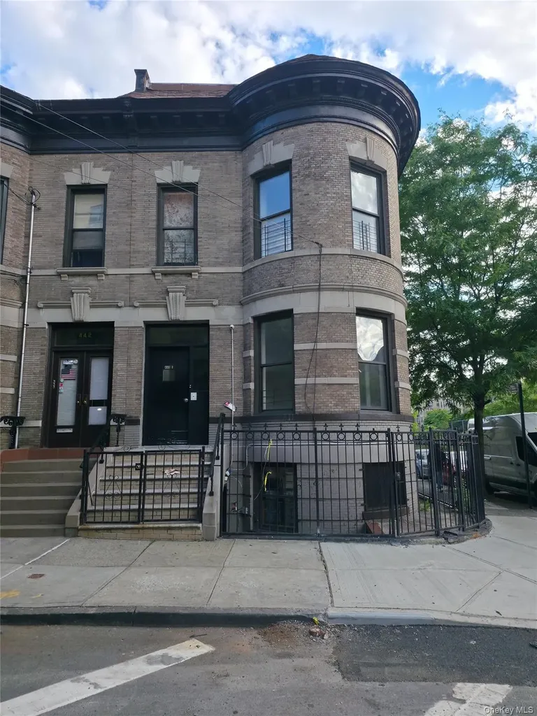 440 E 186th Street Bronx NY 10458