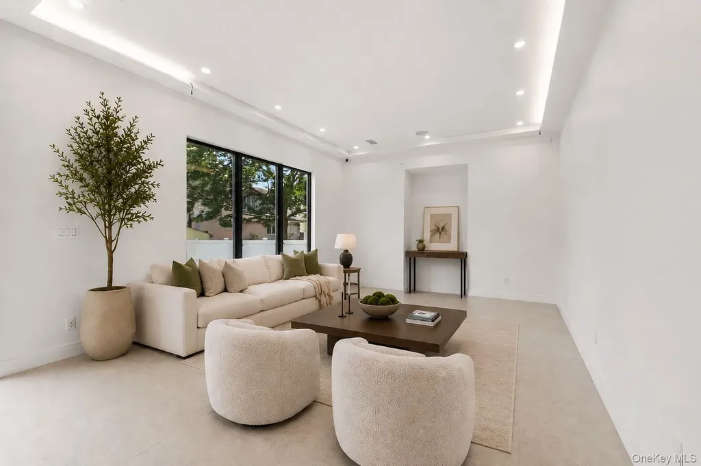 857 Glen Drive Woodmere NY 11598