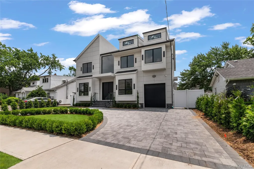857 Glen Drive Woodmere NY 11598