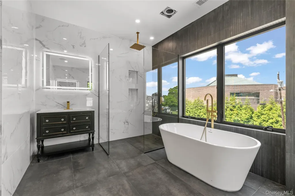 857 Glen Drive Woodmere NY 11598
