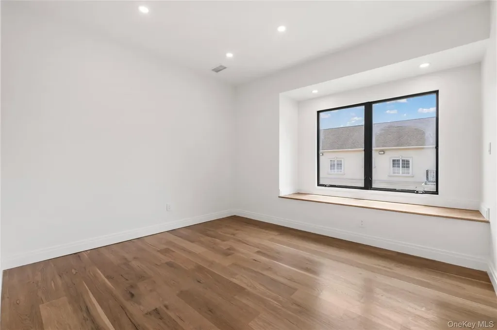 857 Glen Drive Woodmere NY 11598