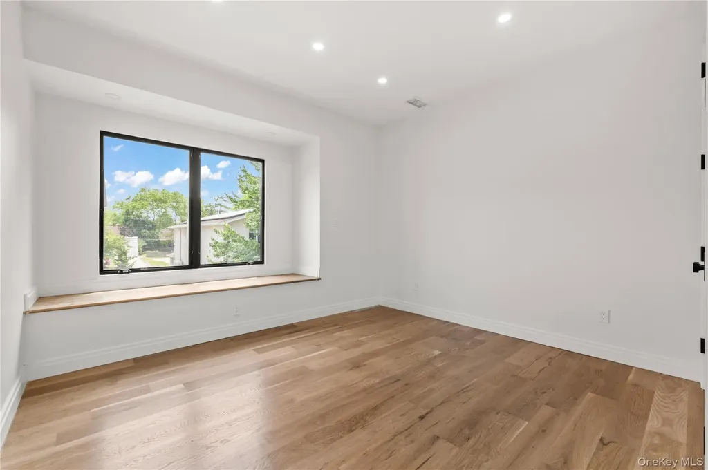 857 Glen Drive Woodmere NY 11598