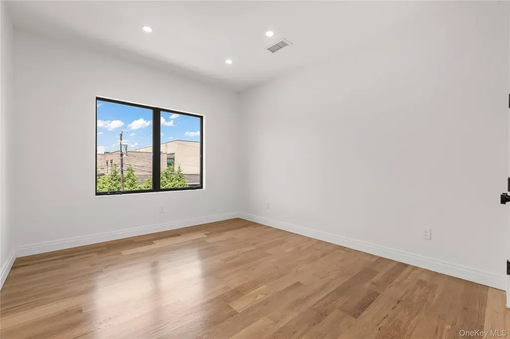 857 Glen Drive Woodmere NY 11598