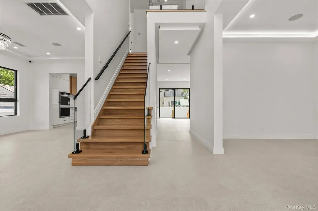 857 Glen Drive Woodmere NY 11598