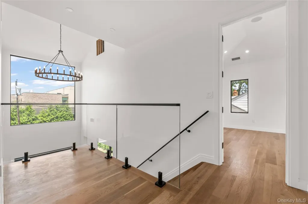 857 Glen Drive Woodmere NY 11598