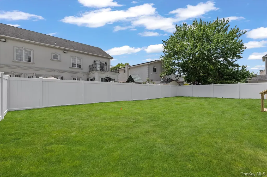 857 Glen Drive Woodmere NY 11598