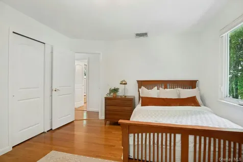 15 Deerfield Lane S Pleasantville NY 10570