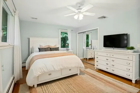 15 Deerfield Lane S Pleasantville NY 10570