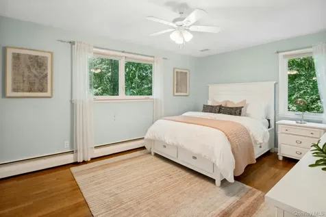 15 Deerfield Lane S Pleasantville NY 10570