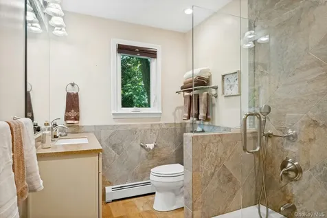15 Deerfield Lane S Pleasantville NY 10570