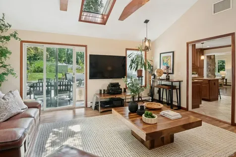 15 Deerfield Lane S Pleasantville NY 10570