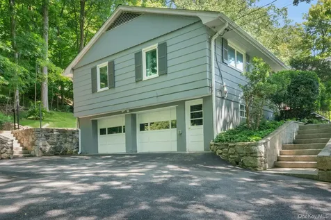 15 Deerfield Lane S Pleasantville NY 10570