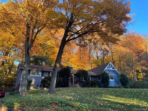 15 Deerfield Lane S Pleasantville NY 10570