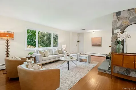 15 Deerfield Lane S Pleasantville NY 10570