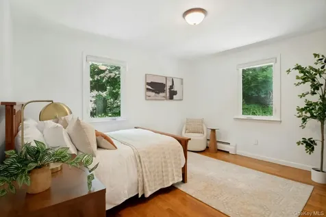 15 Deerfield Lane S Pleasantville NY 10570