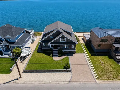 21 Shinnecock Road East Quogue NY 11942