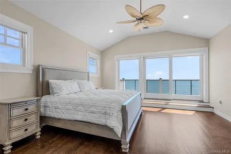 21 Shinnecock Road East Quogue NY 11942