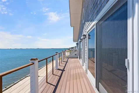 21 Shinnecock Road East Quogue NY 11942