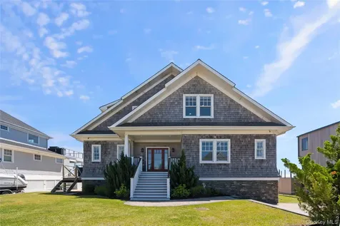 21 Shinnecock Road East Quogue NY 11942