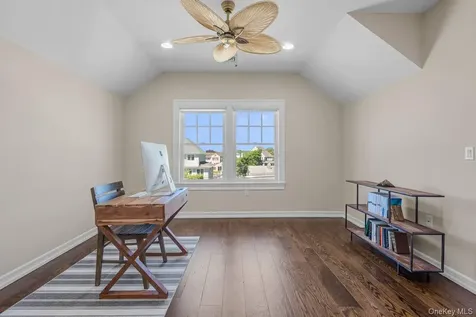 21 Shinnecock Road East Quogue NY 11942
