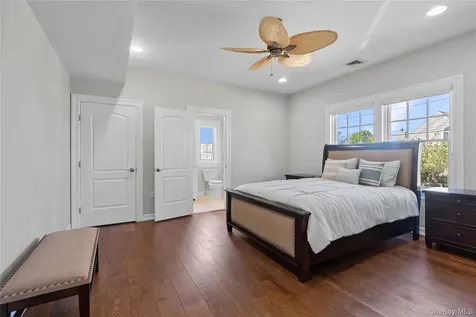21 Shinnecock Road East Quogue NY 11942