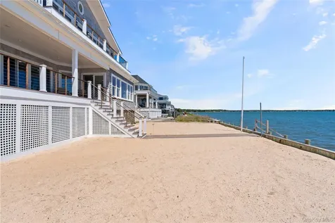 21 Shinnecock Road East Quogue NY 11942
