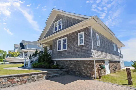 21 Shinnecock Road East Quogue NY 11942