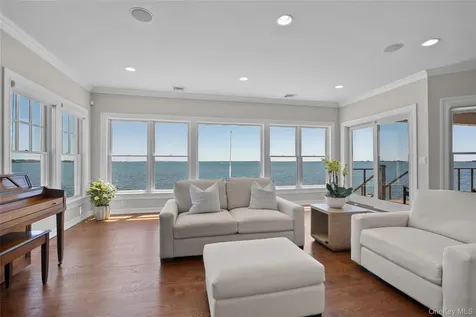 21 Shinnecock Road East Quogue NY 11942