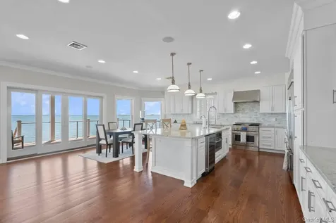 21 Shinnecock Road East Quogue NY 11942