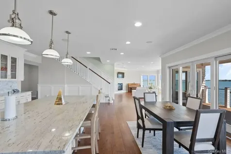 21 Shinnecock Road East Quogue NY 11942