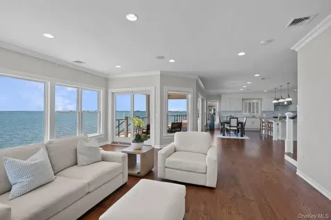 21 Shinnecock Road East Quogue NY 11942