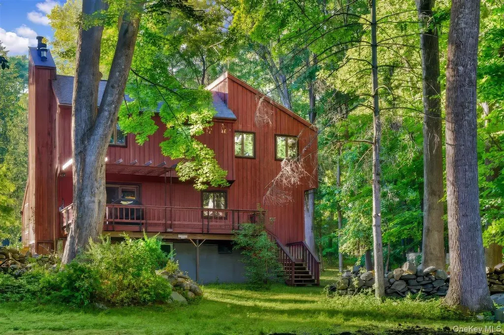 2 Victor Lane Mahopac NY 10512