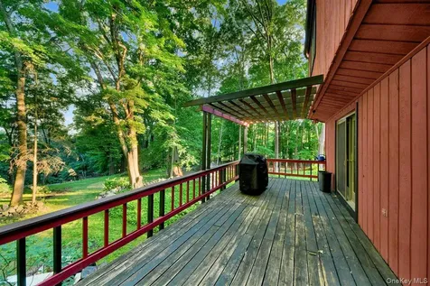 2 Victor Lane Mahopac NY 10512